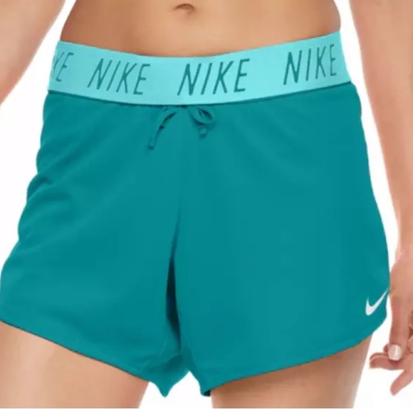 🔥Nike Sale🔥 NEW Nike Women's Dry Attack Shorts
